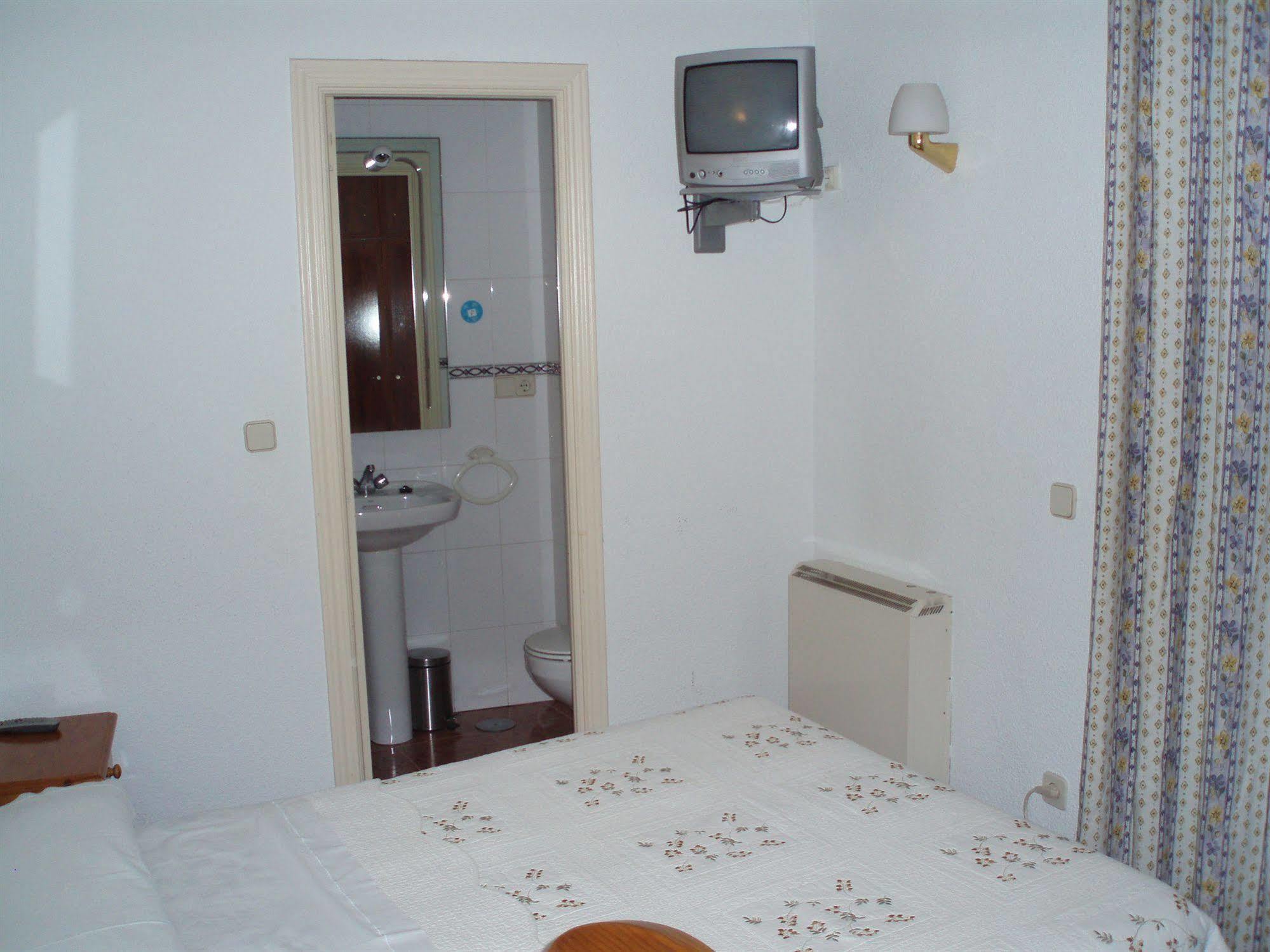 Hostal Castilla Madrid Eksteriør billede